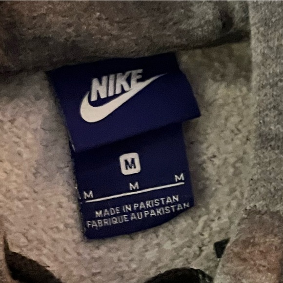 Men’s Nike hoodie - Picture 3 of 3